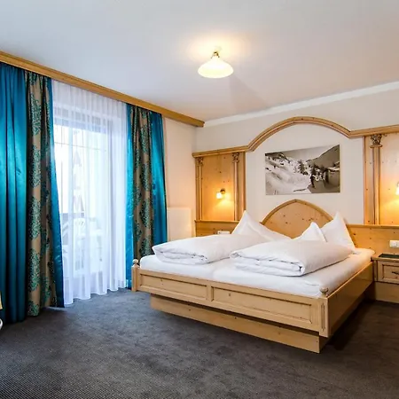 Sporthotel Almhof-3